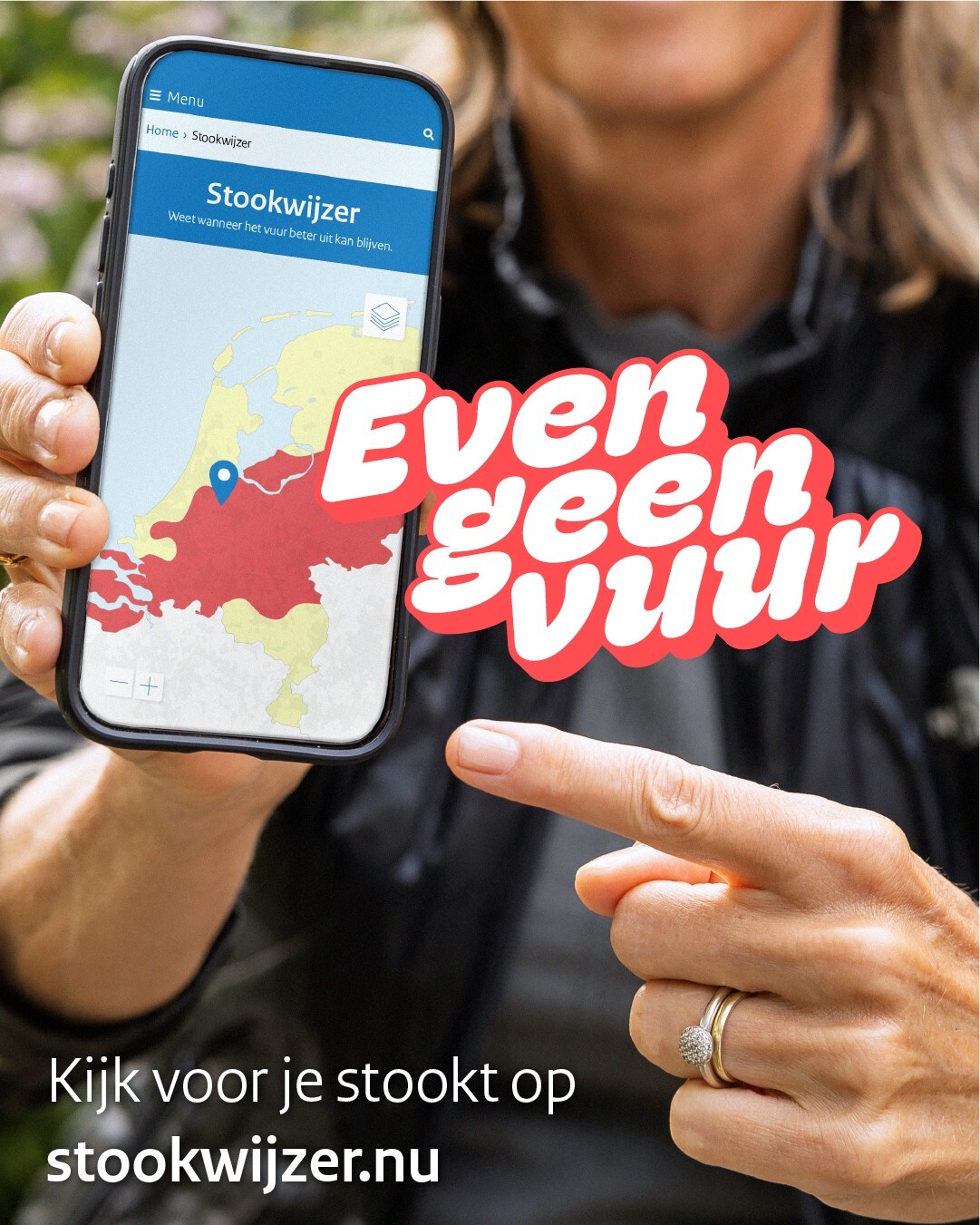 Houtstook afbeelding met de volgende tekst even geen vuur, kijk voor je stookt op stookwijzer.nu