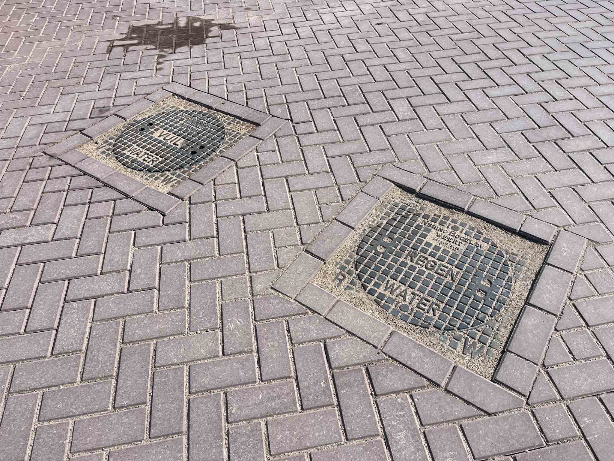 riooldeskels met een scheiding in het rioolstelstel tussen regenwater en vuil water