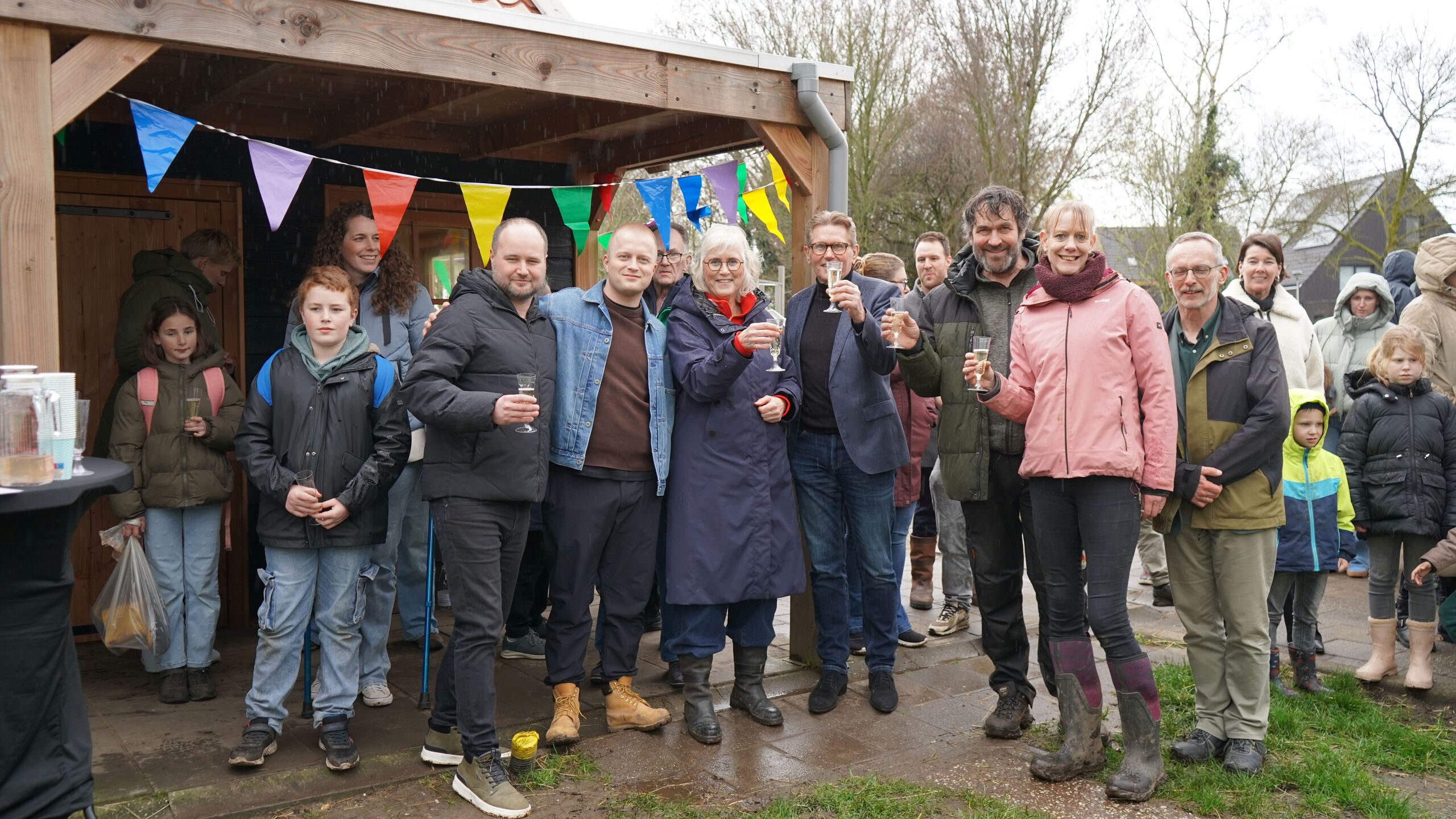 Nieuw dierenverblijf Dierenweide Rijnsaterwoude overdragen aan stichting
