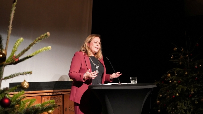 Burgemeester Astrid Heijstee die haar nieuwjaarspeech geeft