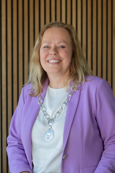 Burgemeester Astrid Heijstee
